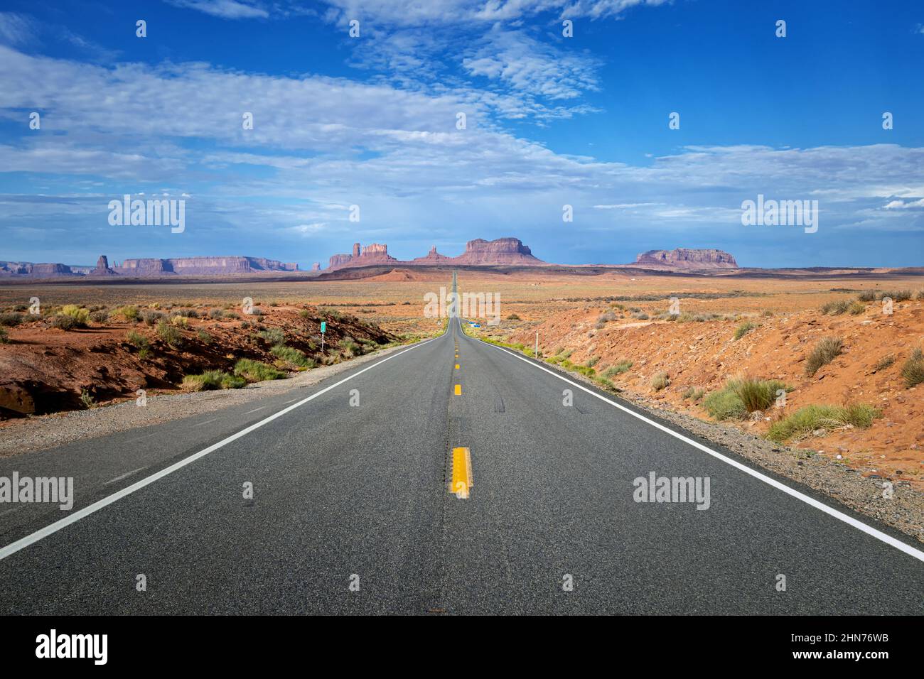 La strada alla Monument Valley Foto Stock