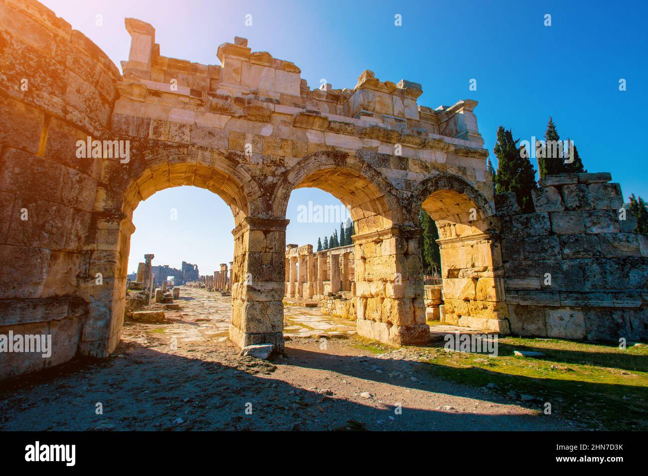 Anfiteatro Alle Rovine Di Hierapolis A Pamukkale Turchia Sito anfiteatro-alle-rovine-di-hierapolis-a-pamukkale-turchia-sito
