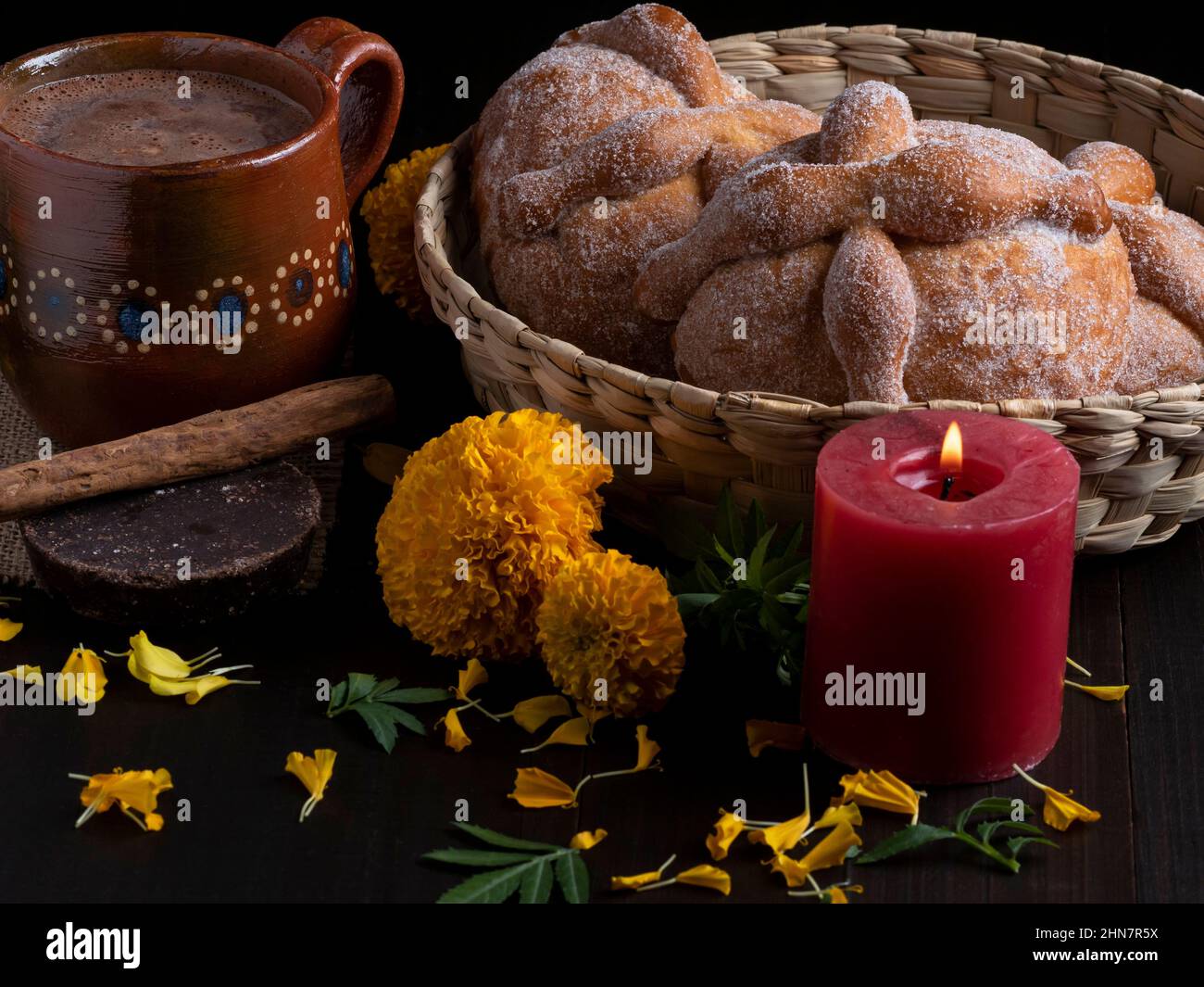Pane morto con cioccolato, cibo messicano, tradizioni e costumi. Foto Stock