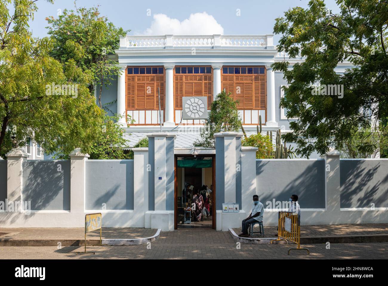 PONDICHERRY, India - 15th Febbraio 2022: L'ashram dello Sri Aurobindo Foto Stock