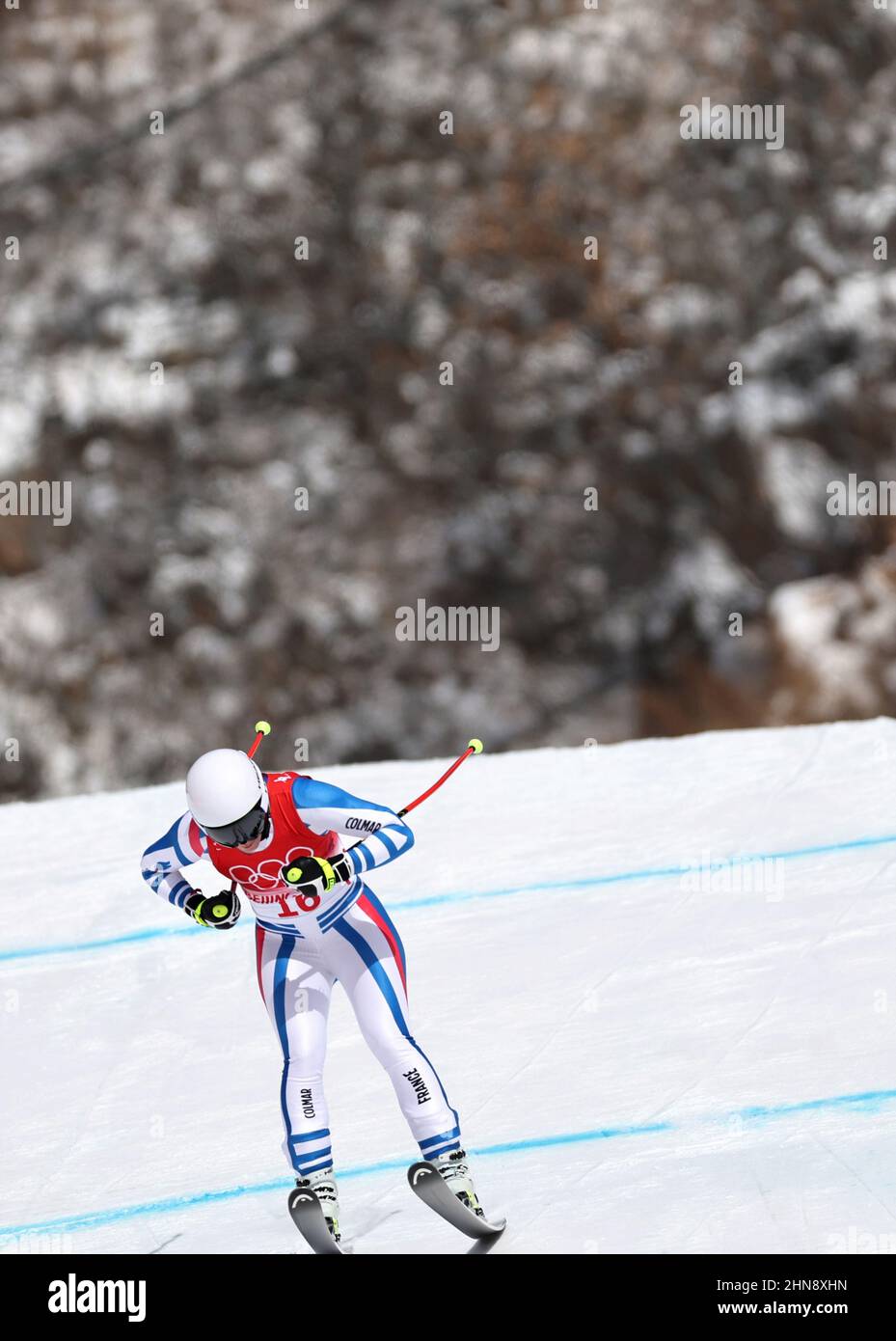 Pechino, Cina. 15th Feb 2022. Laura Gauche di Francia compete durante la discesa delle donne dello sci alpino di Pechino 2022 Olimpiadi invernali al Centro Nazionale di Sci Alpino di Yanqing nel distretto di Yanqing, Pechino, capitale della Cina, 15 febbraio 2022. Credit: Chen Bin/Xinhua/Alamy Live News Foto Stock