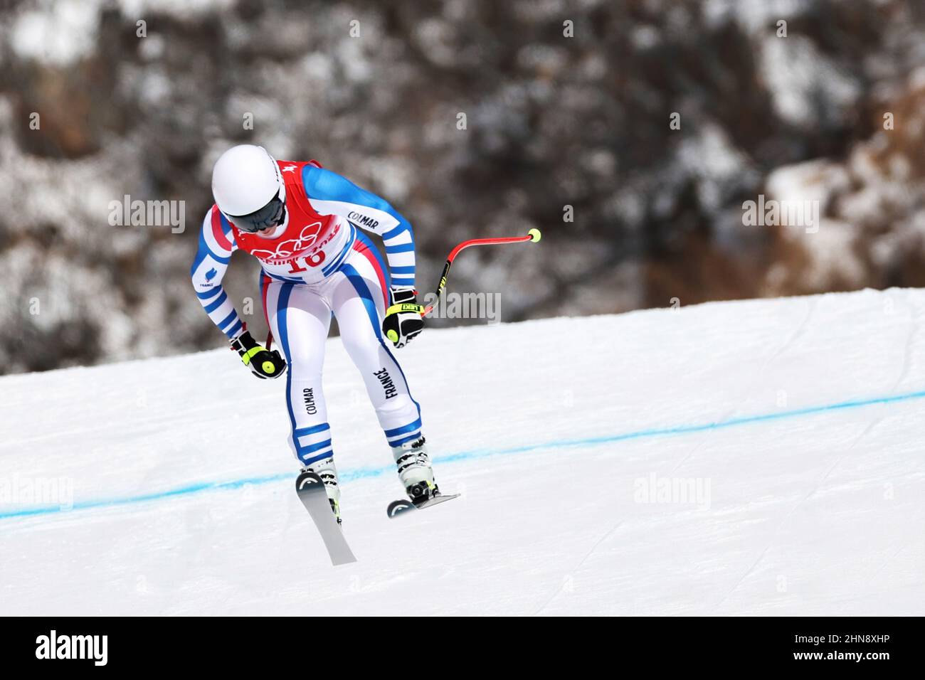 Pechino, Cina. 15th Feb 2022. Laura Gauche di Francia compete durante la discesa delle donne dello sci alpino di Pechino 2022 Olimpiadi invernali al Centro Nazionale di Sci Alpino di Yanqing nel distretto di Yanqing, Pechino, capitale della Cina, 15 febbraio 2022. Credit: Chen Bin/Xinhua/Alamy Live News Foto Stock