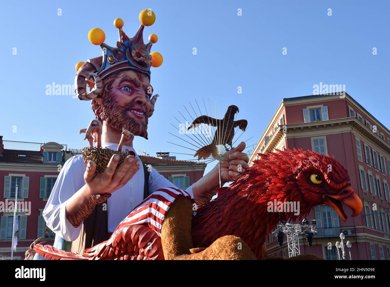 Europa, Francia, costa azzurra, Nizza città, il famoso galleggiante del re di carnevale 2022 posto sul tema degli animali. Foto Stock