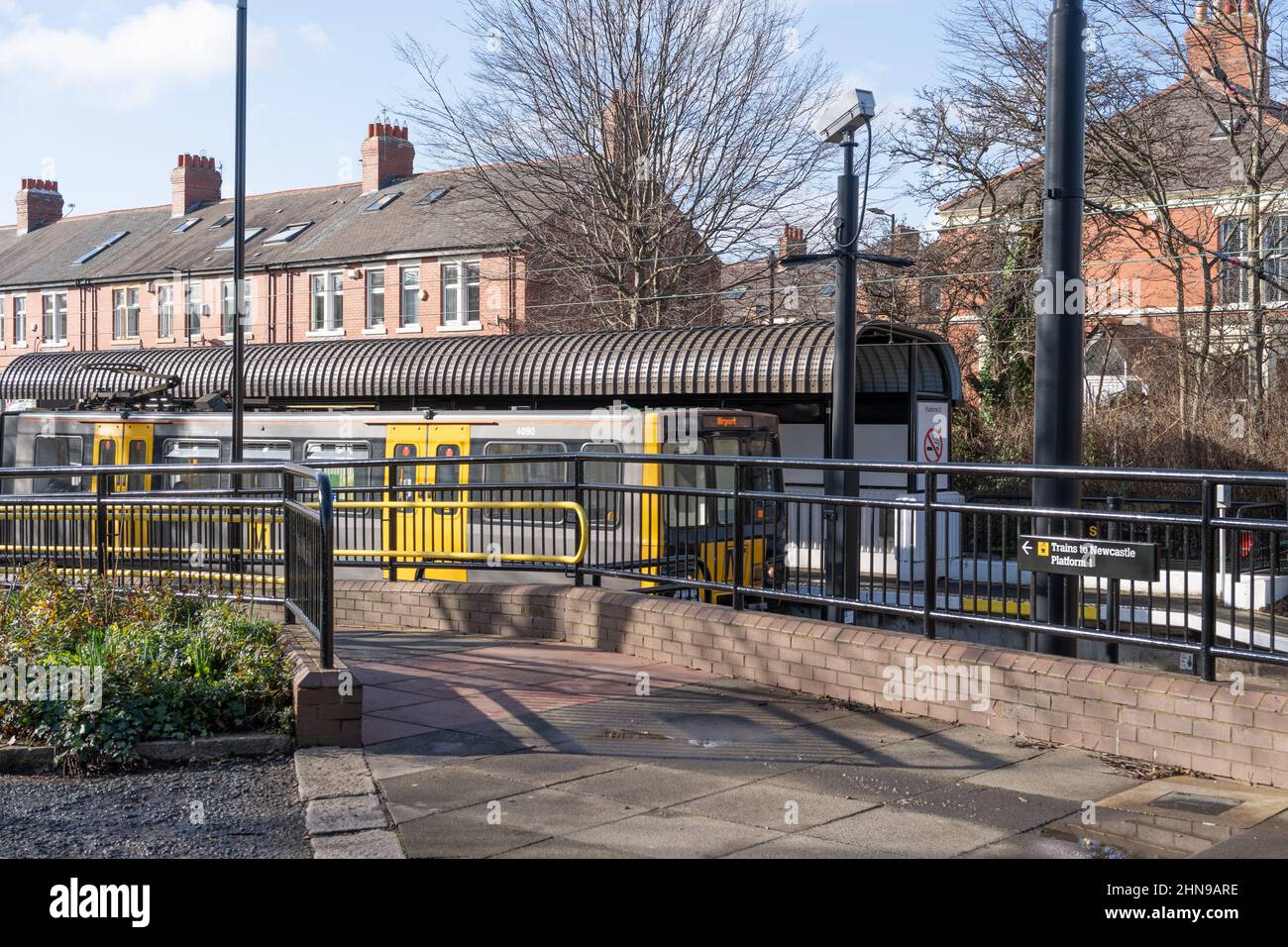 Stazione di Ilford Road, sulla linea ferroviaria elettrica Tyne and Wear Metro, Newcastle upon Tyne, Regno Unito. Foto Stock