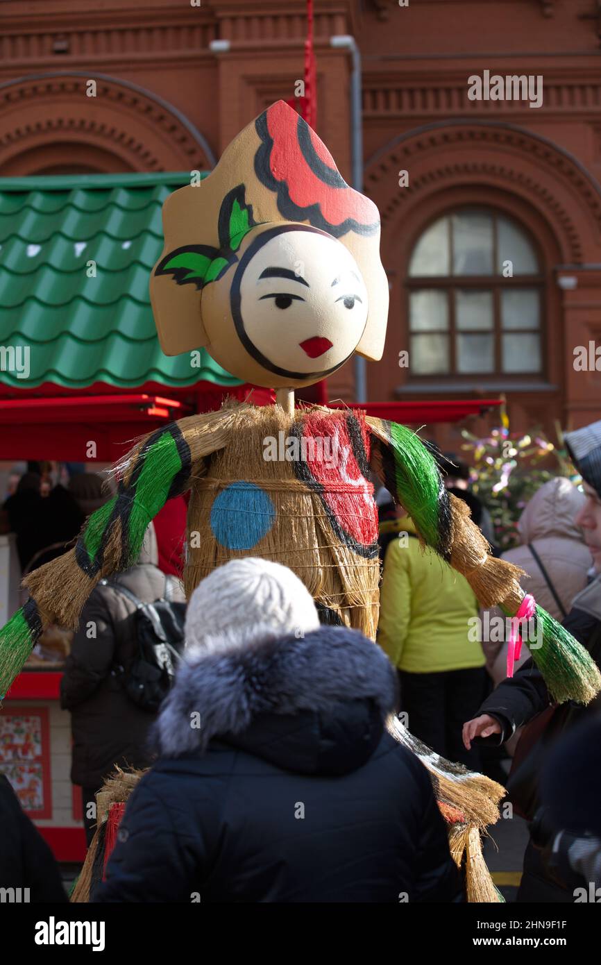 Bambola primaverile e carnevale per le strade di Mosca. Molla. Foto Stock