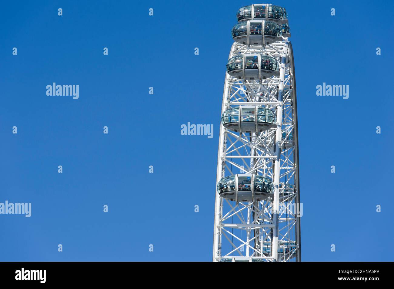 London Eye, attrazione turistica Big Wheel, South Bank, Londra, Regno Unito. 15 Apr 2014 Foto Stock