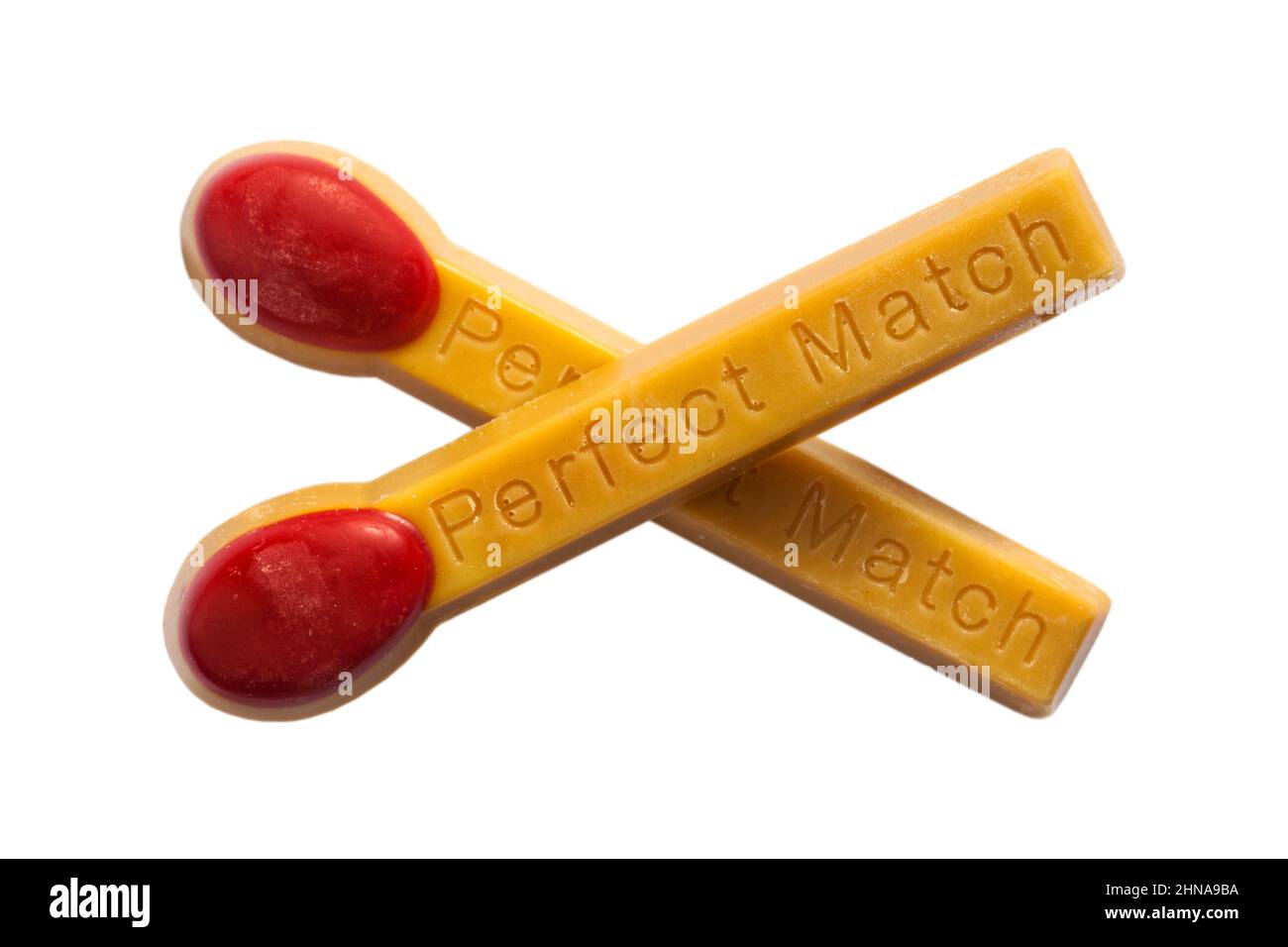 Sei il mio matchstick di cioccolato biondo dorato svizzero perfetto per il tuo abbinamento perfetto da M&S ideale per San Valentino isolato su sfondo bianco Foto Stock