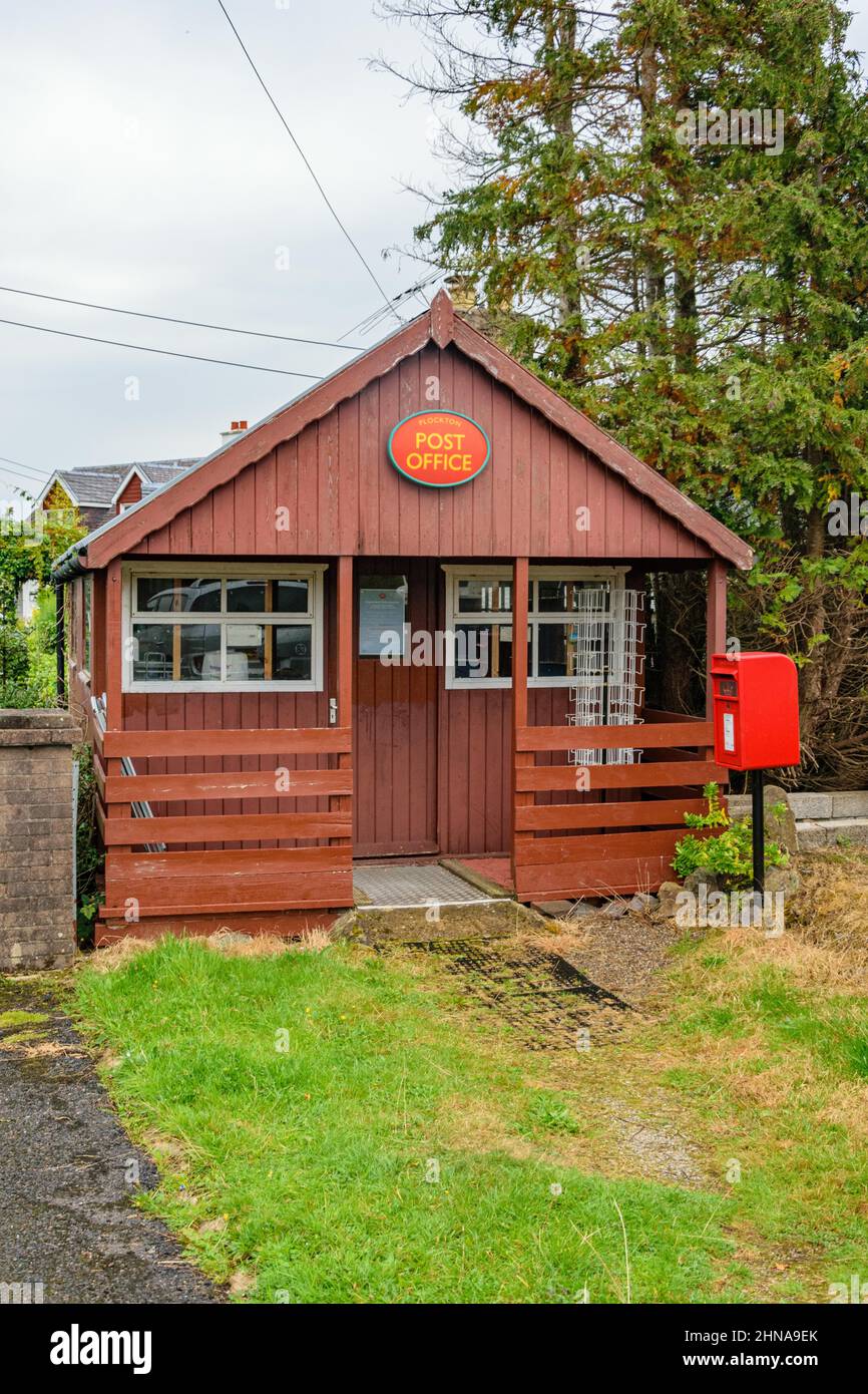 Piccolo ufficio postale in un capannone! Questo è nel villaggio di pescatori di Plockton, Scozia, la location cinematografica per la serie televisiva britannica Hamish Macbeth. Foto Stock