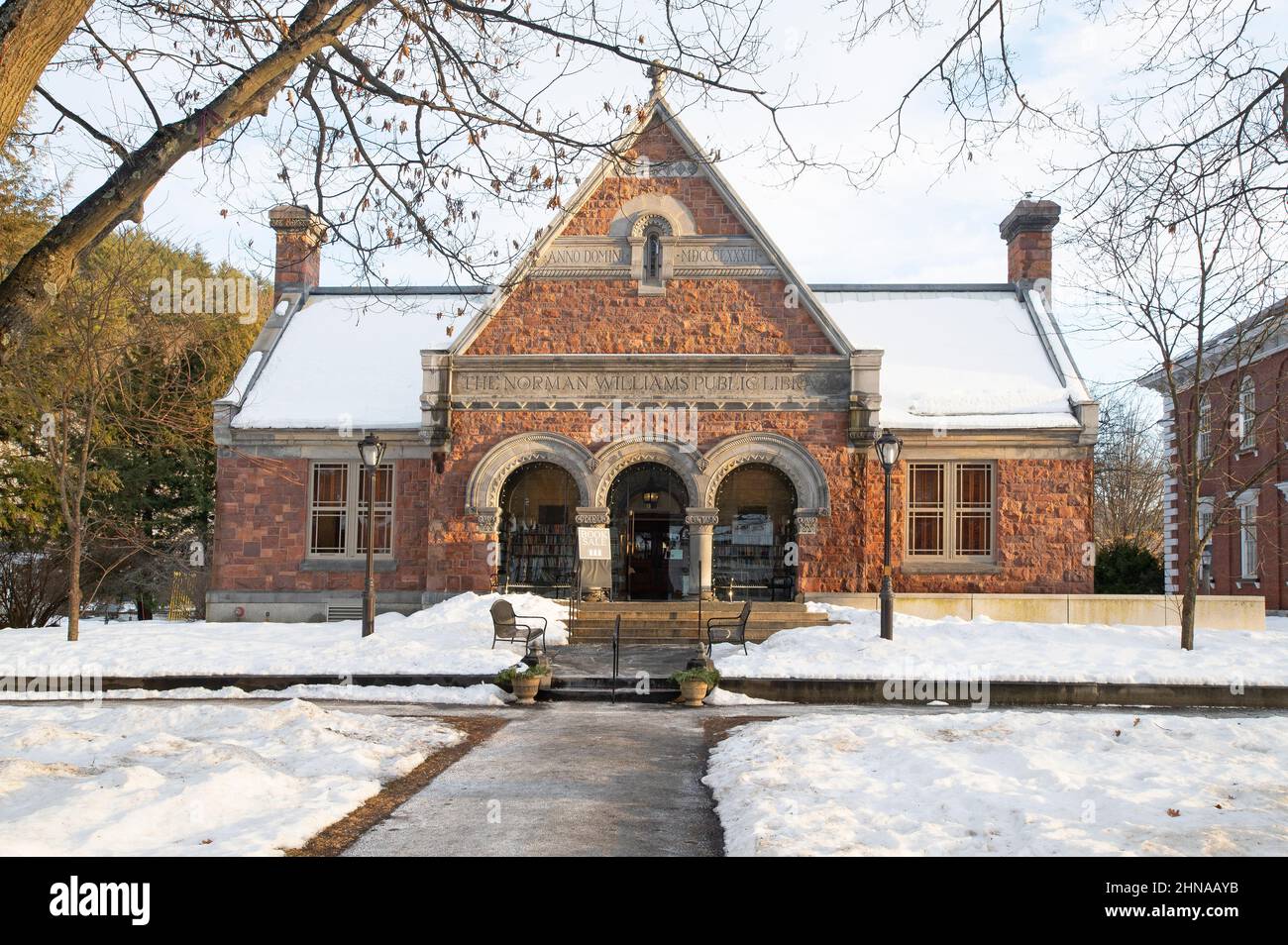 La Norman Williams Library (1880) a Woodstock, Vermont, USA nel pomeriggio d'inverno Foto Stock