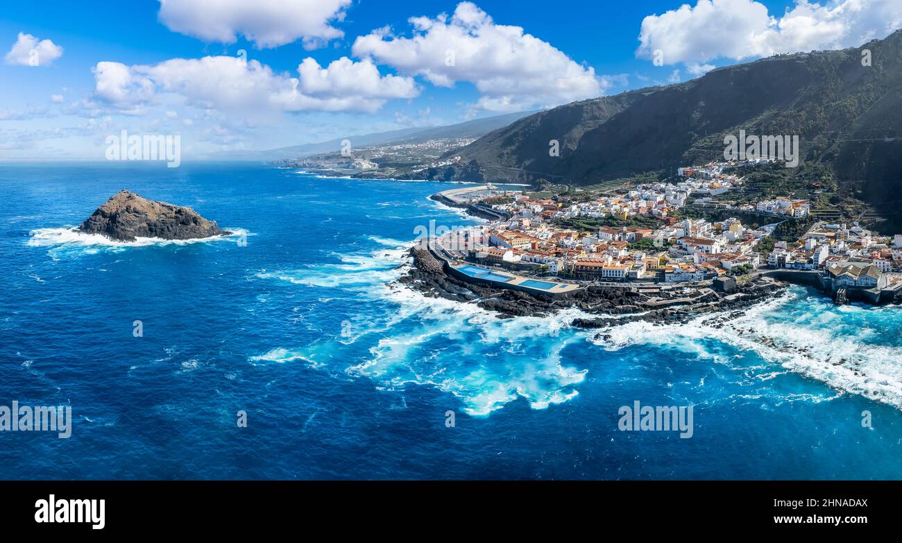 Vista aerea della città di Garachico a Tenerife, Isole Canarie, Spagna Foto Stock