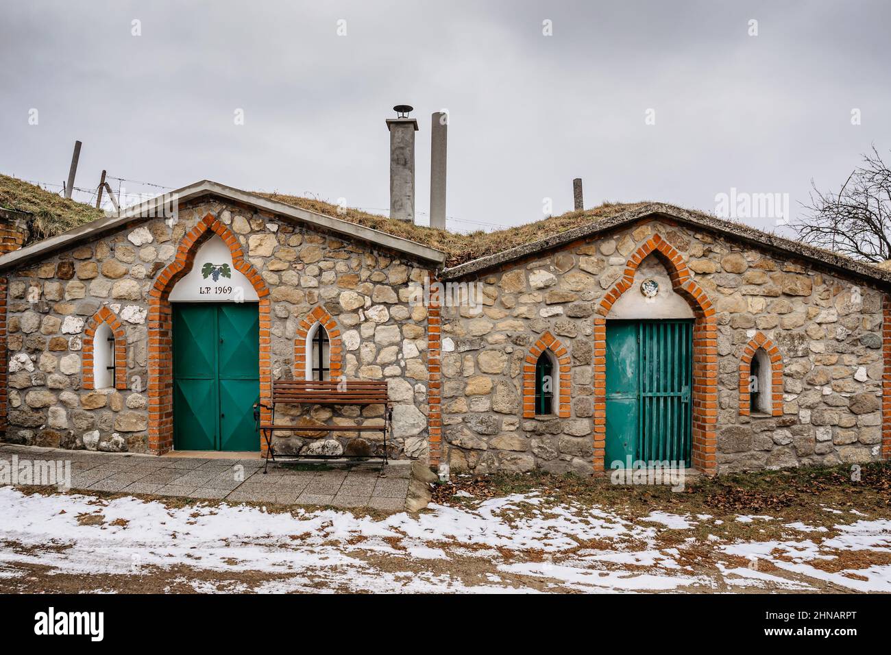 Vrbice, villaggio del vino in Moravia, Repubblica Ceca, con cantina vicolo.pietra edifici con sale stampa e cantina a volta lunga.piccole case di vino Foto Stock