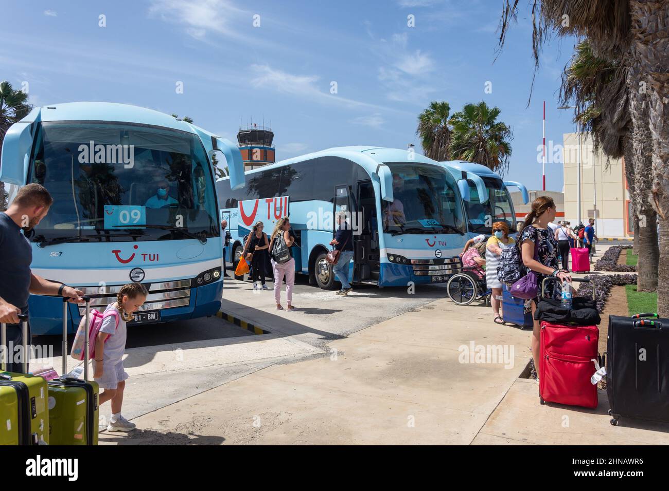 TUI autobus di trasferimento all'aeroporto internazionale di Amílcar Cabral (SAL), SAL, República de Cabo (Capo Verde) Foto Stock