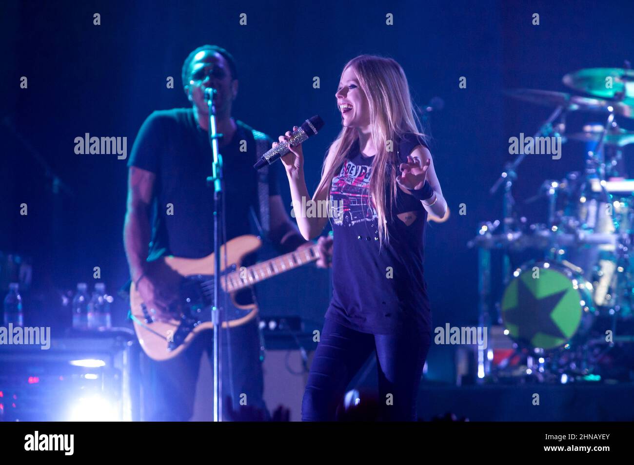 Milano Italia 2011-09-11 : Concerto dal vivo della cantante Avril Lavigne al Forum Assago Foto Stock