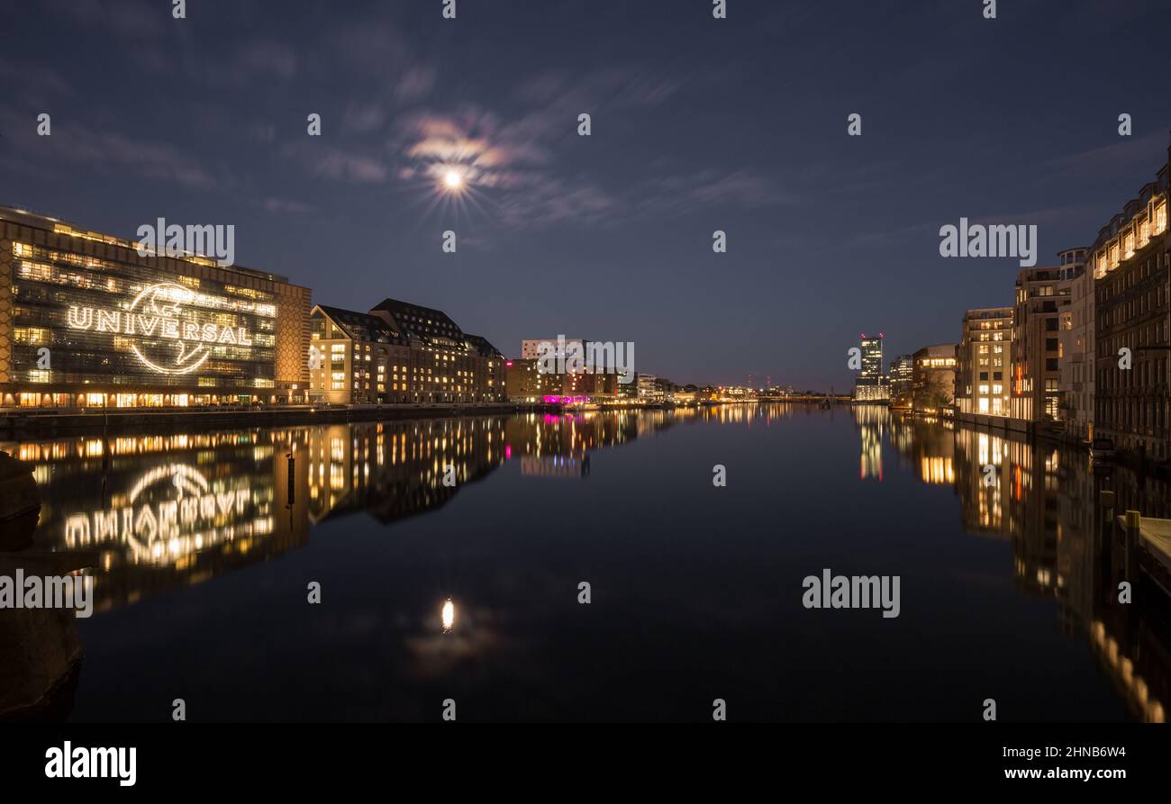 Serata al fiume Sprea, Berlino Foto Stock