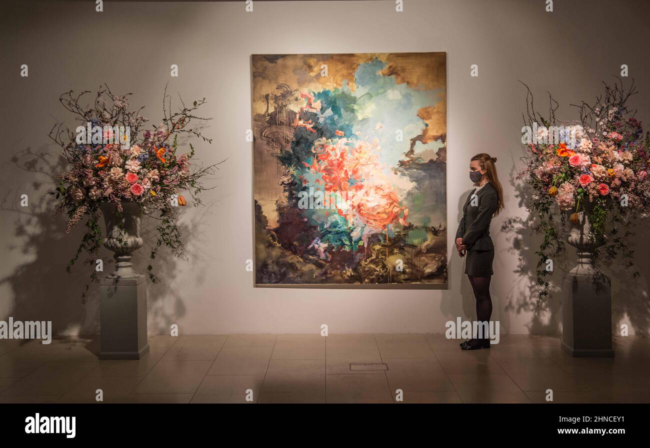 Londra UK 16 Febbraio 2022 Flora Yukhnovich’s Tu vas me faire rougir (mi farete arrossire), come un momento clou contemporaneo nel 20th / 21st secolo: London Evening sale il 1 marzo 2022. Il dipinto si ispira al capolavoro del 18th° secolo di Fragonard, lo Swing, forse il miglior esempio dell'esuberante stile rococò. Flora Yuknovich è considerata una delle stelle nascenti del mondo dell'arte contemporanea Est £250,0000-350,000.Paul Quezada-Neiman/Alamy Live News Foto Stock