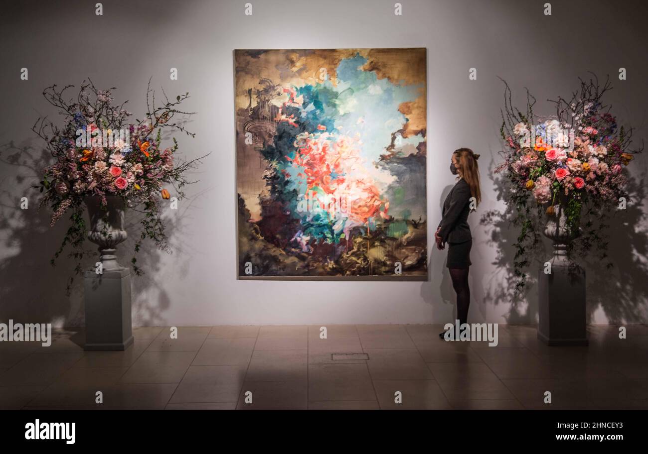 Londra UK 16 Febbraio 2022 Flora Yukhnovich’s Tu vas me faire rougir (mi farete arrossire), come un momento clou contemporaneo nel 20th / 21st secolo: London Evening sale il 1 marzo 2022. Il dipinto si ispira al capolavoro del 18th° secolo di Fragonard, lo Swing, forse il miglior esempio dell'esuberante stile rococò. Flora Yuknovich è considerata una delle stelle nascenti del mondo dell'arte contemporanea Est £250,0000-350,000.Paul Quezada-Neiman/Alamy Live News Foto Stock