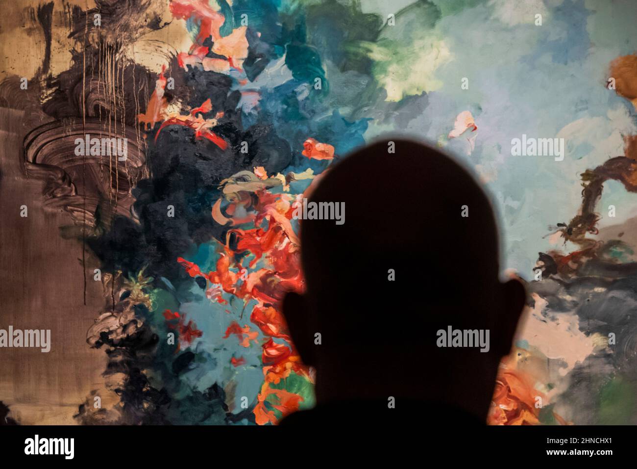 Londra, Regno Unito. 16th Feb 2022. Flora Yukhnovich's Tu vas me faire rougir (mi farete arrossire), come un momento clou contemporaneo all'interno di Christies 20th/21st secolo: London Evening sale il 1 marzo 2022. Flora Yuknovich è considerato una delle stelle nascenti del mondo dell'arte contemporanea e nell'ottobre 2021, il suo dipinto Puits d'amour (Wells of Love) venduto per £910.000, più di 45 volte la sua stima pre-vendita di £20.000. Credit: Guy Bell/Alamy Live News Foto Stock