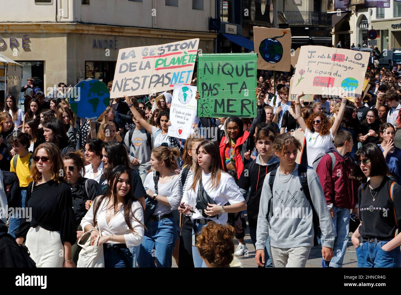Gioventù per il clima, sciopero giovanile e dimostrazione per il clima. Montpellier, Occitanie, Francia Foto Stock
