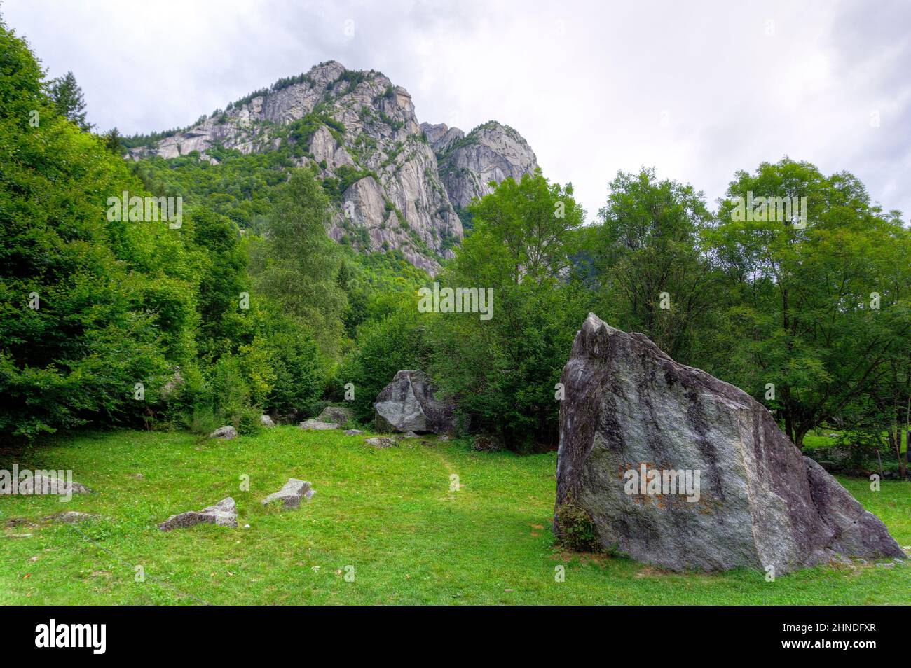 Italia, Lombardia, Valtellina, Val di Mello Foto Stock