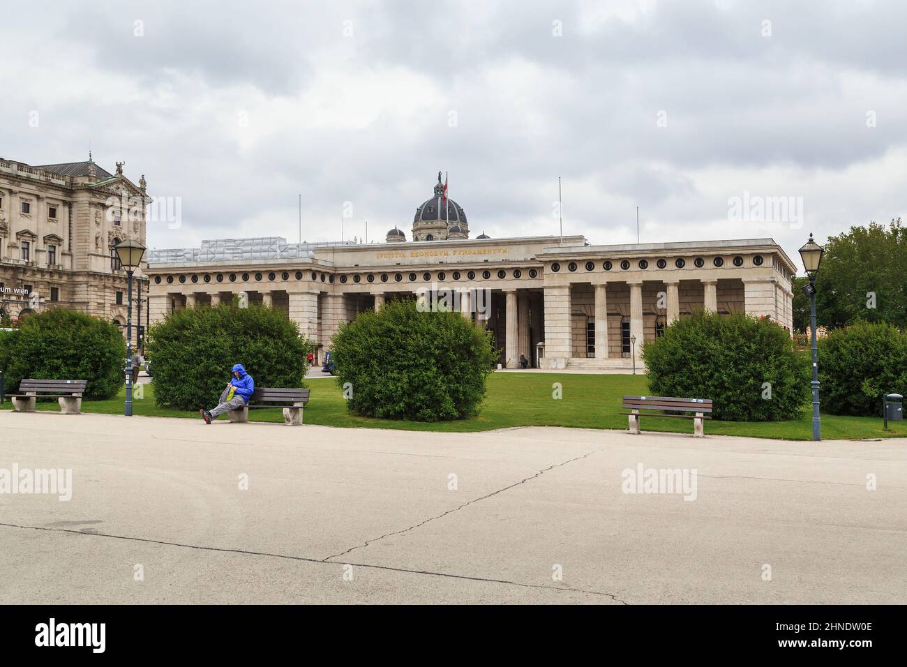 VIENNA, AUSTRIA - 15 MAGGIO 2019: Heroes Portal è una composizione che completa l'insieme architettonico di Piazza Heldenplatz. Foto Stock
