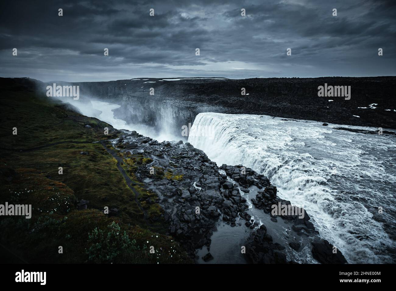 Vista spettacolare della famosa cascata di Detifoss. Location Place Vatnajokull National Park, Jokulsa a Fjollum, Islanda, Europa. Immagine panoramica del popolare tou Foto Stock