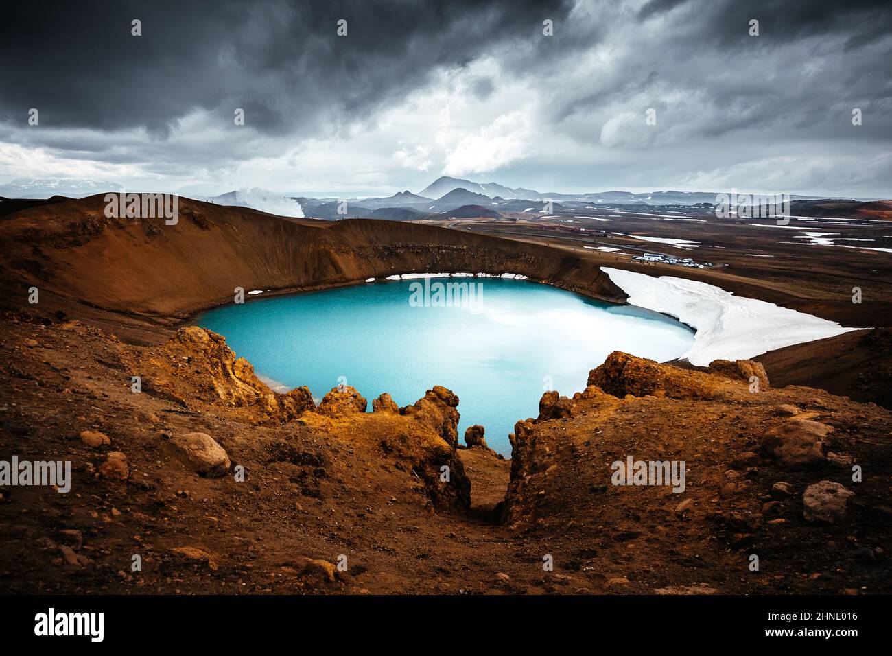 Vista esotica della valle geotermica Leirhnjukur. Località Lago di Myvatn, Krafla, Islanda, Europa. Incredibile immagine di attrazione turistica Foto Stock