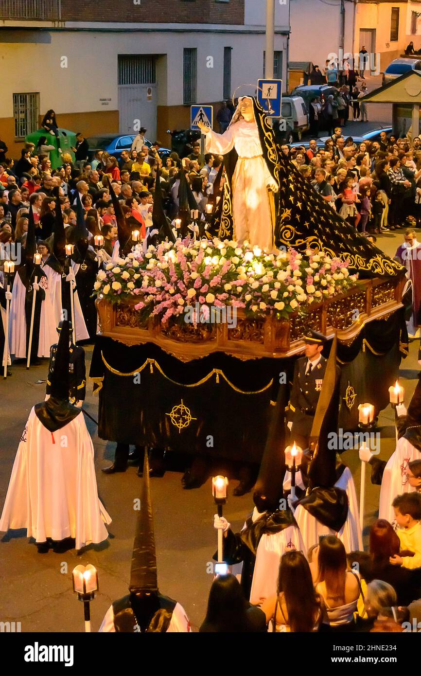 Vergine d'amarezza nella settimana pasquale Processione della Fratellanza di Gesù nella sua terza caduta il lunedì Santo a Zamora, Spagna. Foto Stock