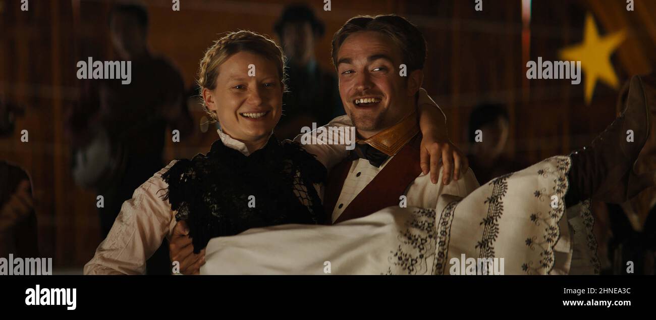 DAMSEL (2018) MIA WASIKOWSKA ROBERT PATTINSON NATHAN ZELLNER (DIR) DAVID ZELLNER (DIR) MAGNOLIA PICTURES/MOVIESTORE COLLECTION Foto Stock