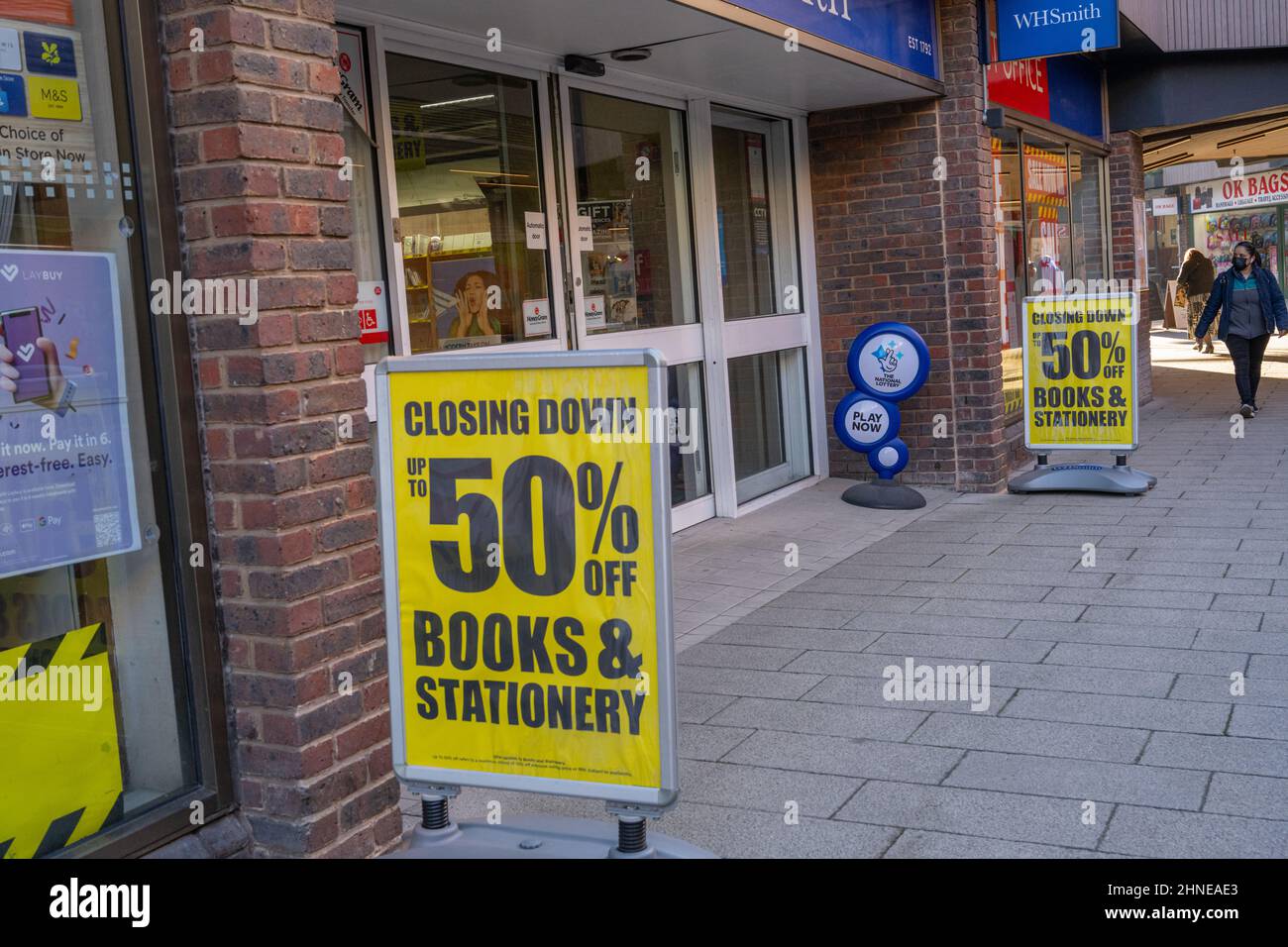 WH Smith negozio chiusura nel centro St Georges a Gravesend Kent Foto Stock