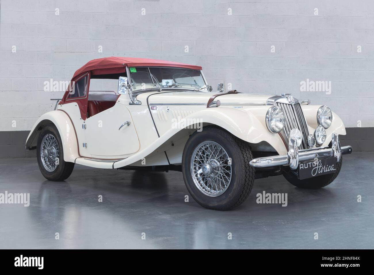 BARCELLONA, SPAGNA-25 MAGGIO 2021: 1953 MG TF 1500 MIDGET Foto Stock