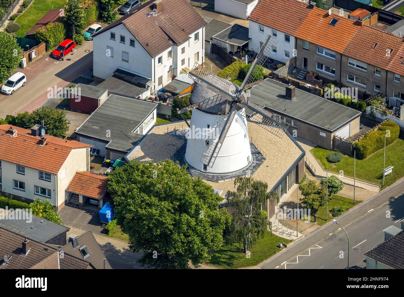 Vista aerea, centro di formazione per adulti nel monumento Alte Mühle Bönen a Bönen, centro culturale Alte Mühle Bönen, area della Ruhr, Renania settentrionale-Vestfalia, GE Foto Stock
