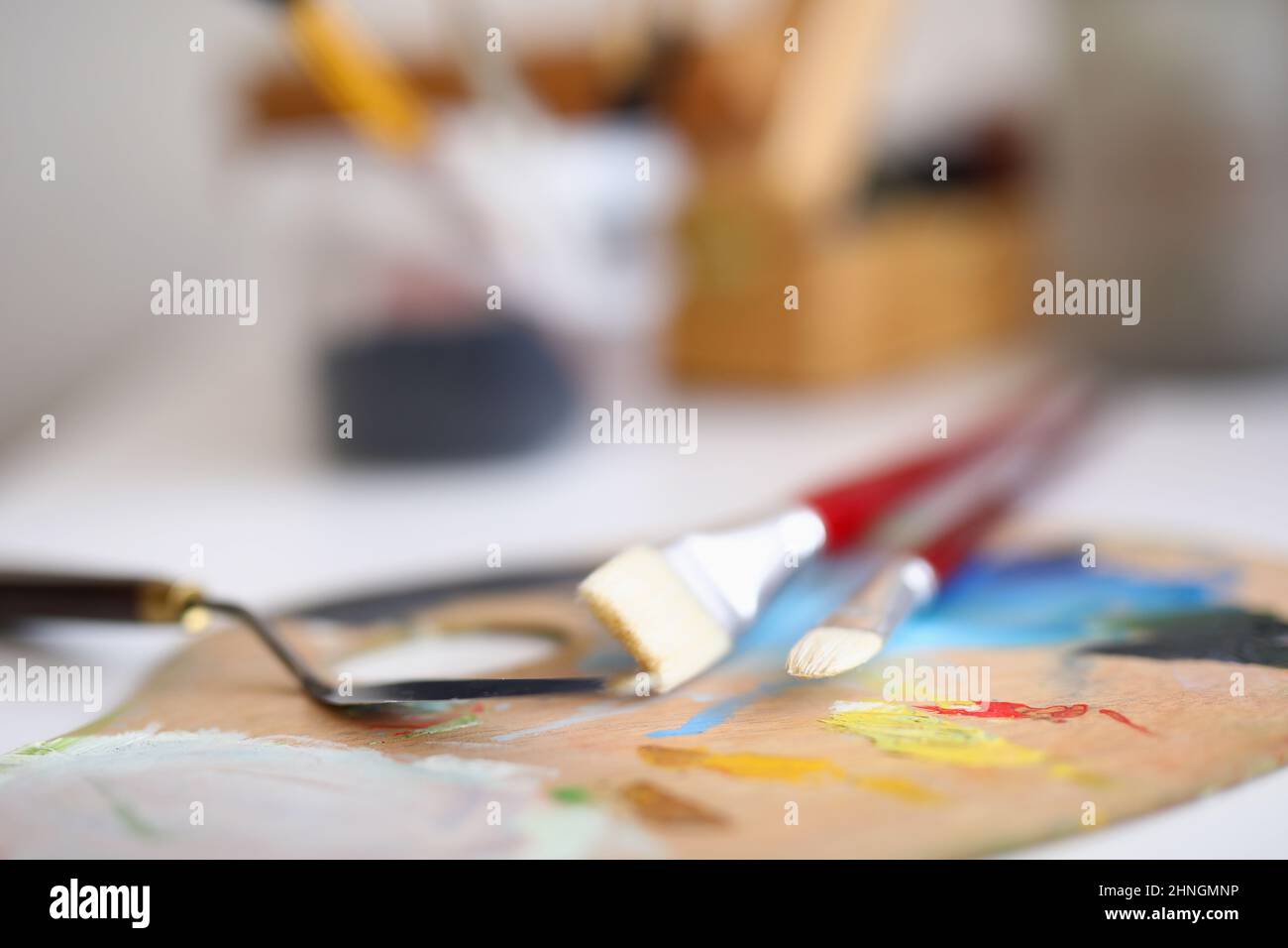Gli strumenti per gli artisti si trovano nella tavolozza dei disegni Foto Stock