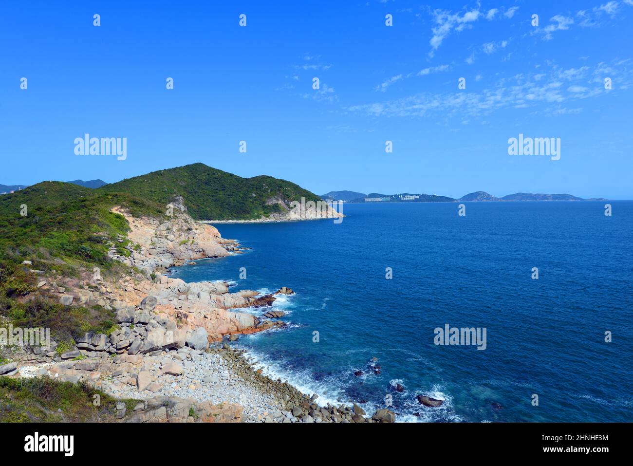 La splendida costa rocciosa nella parte meridionale dell'isola di Lamma a Hong Kong. Foto Stock