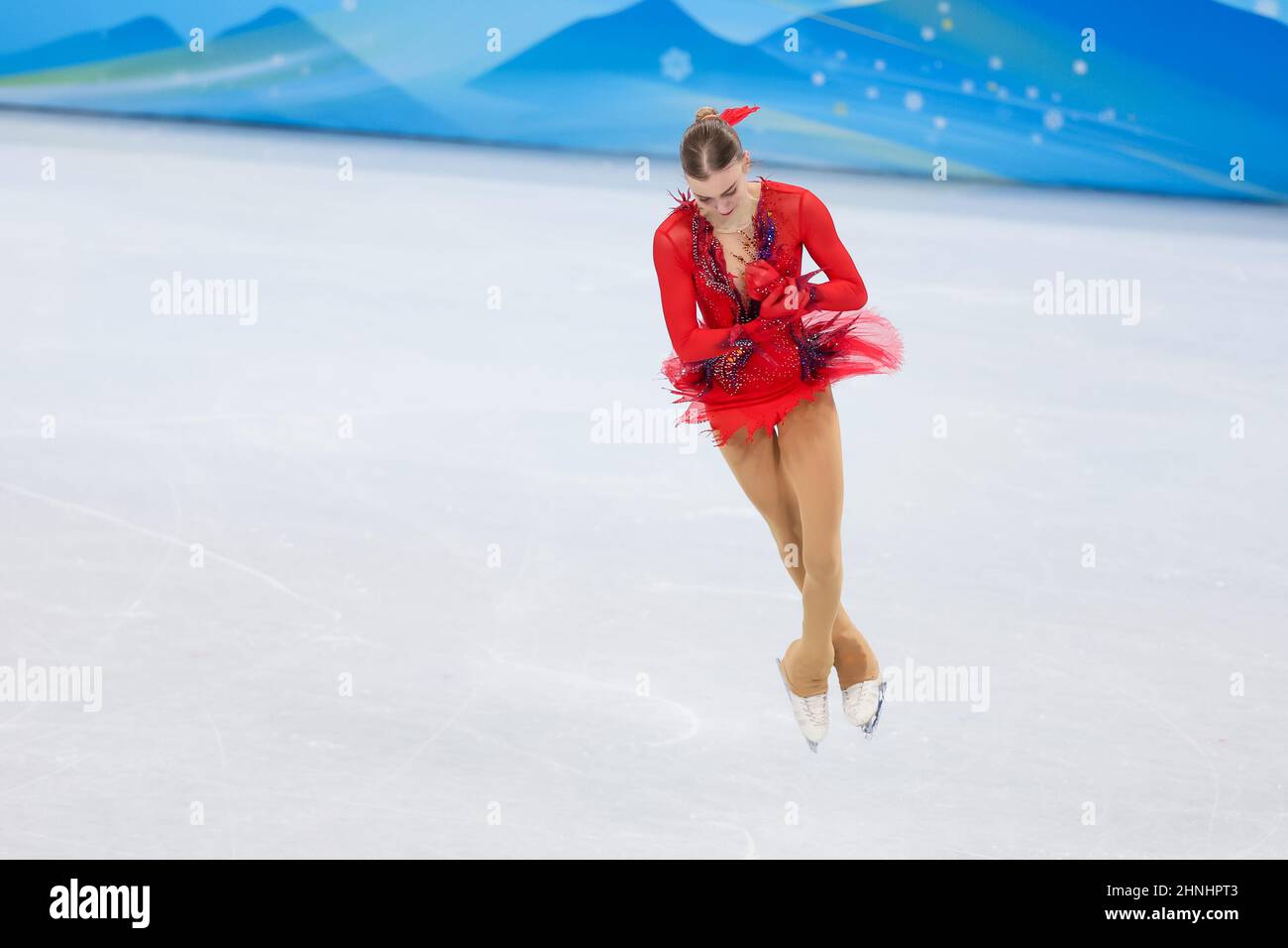 Pechino, Cina. 17th Feb 2022. PECHINO, CINA - FEBBRAIO 17: Alexandra Feigin di Bulgaria in competizione nella manifestazione femminile di pattinaggio libero durante i Giochi Olimpici di Pechino 2022 al Capital Indoor Stadium il 17 febbraio 2022 a Pechino, Cina (Foto di Iris van den Broek/Orange Pictures) NOCNSF Credit: Orange Pics BV/Alamy Live News Foto Stock