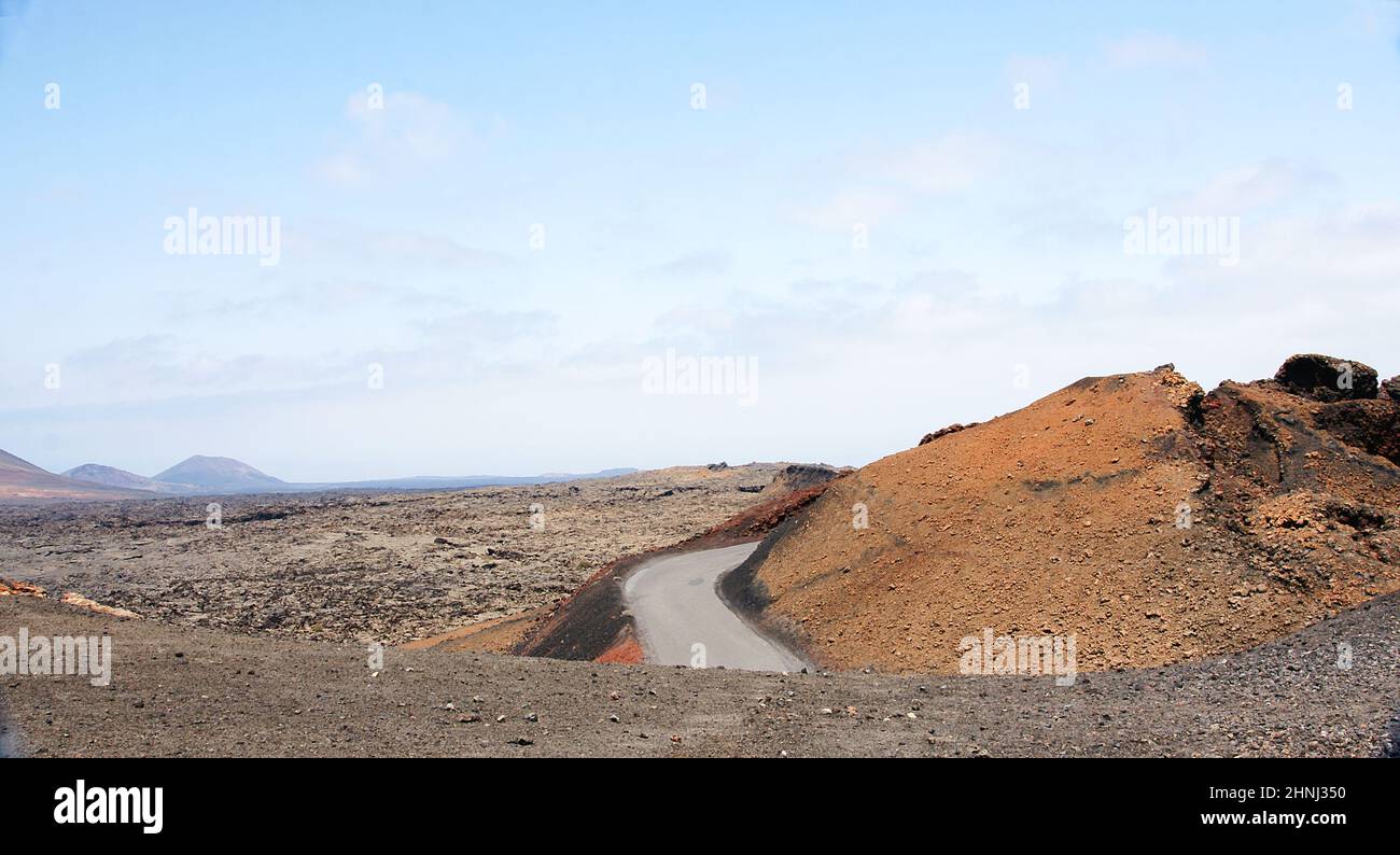 Paesaggio vulcanico nel Parco Nazionale di Timanfaya, Lanzarote, Isole Canarie, Spagna, Europa Foto Stock