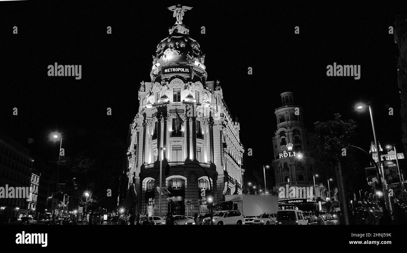 Facciata di edifici sulla Gran Via a Madrid, Spagna, Europa Foto Stock