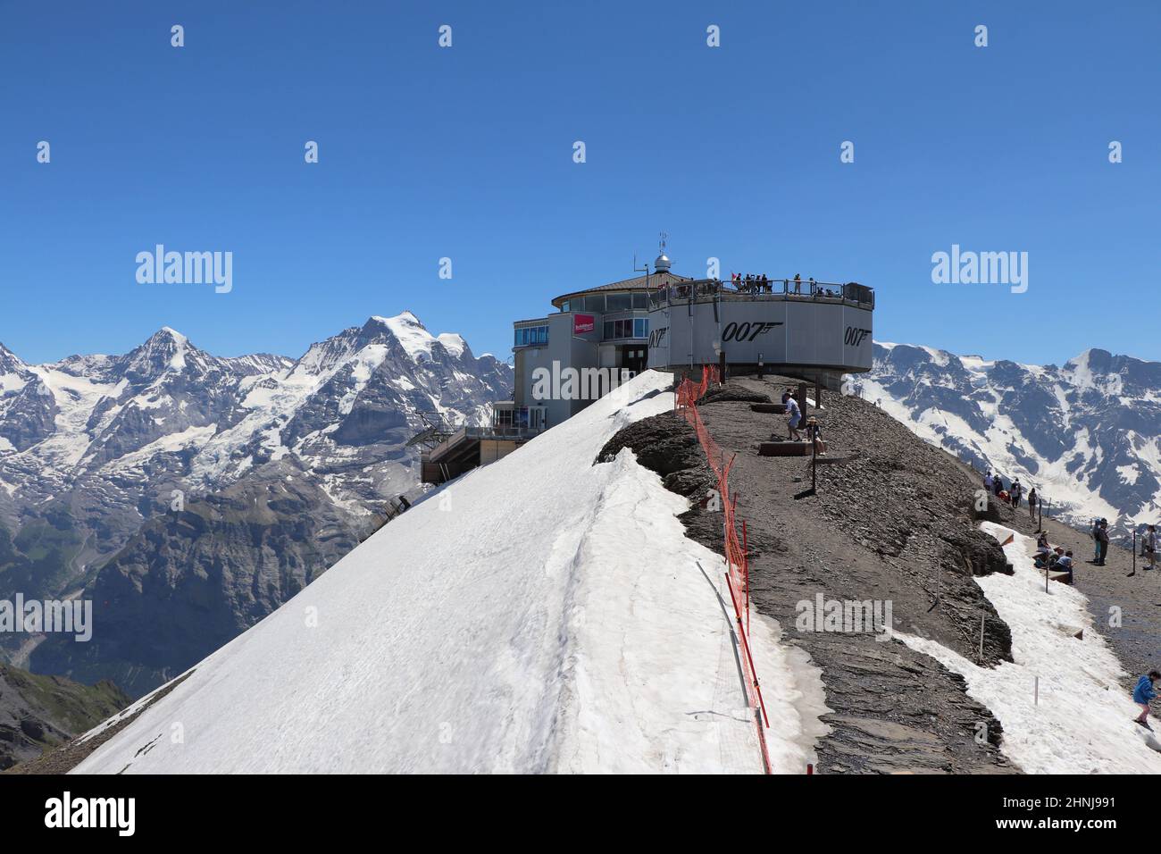 Piz Gloria - iconico ristorante in cima alla montagna Shilthorn utilizzato nel film Bond OHMSS 1969 Foto Stock