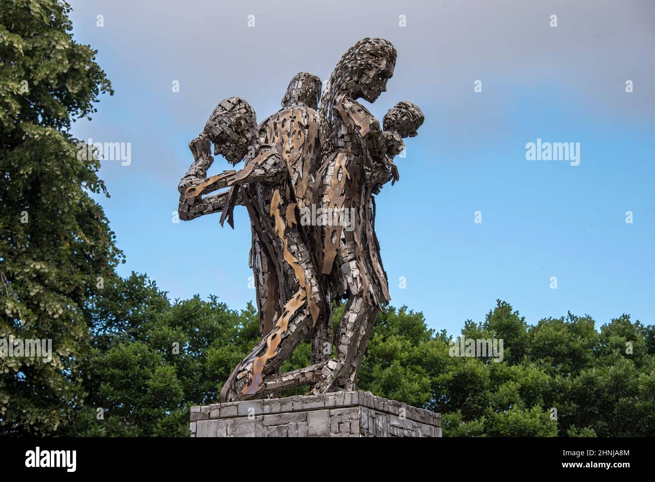 Il monumento commemorativo della carestia irlandese della Torre del silenzio nei terreni della Chiesa di Glasgow. Foto Stock