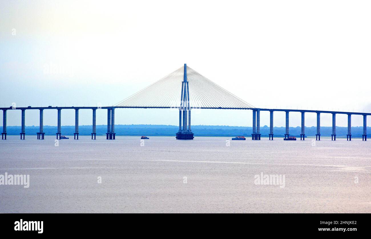 Ponte Manaus-Iranduba, Ponte rio Negro sul fiume Negro , Manaus , Amazonas , Brasile Foto Stock