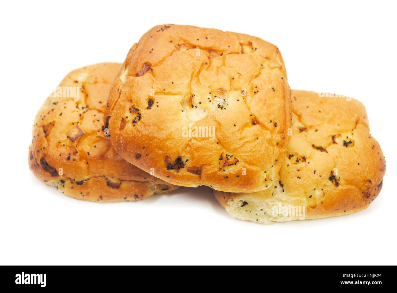 Rotoli di cipolla su un piatto bianco Foto Stock