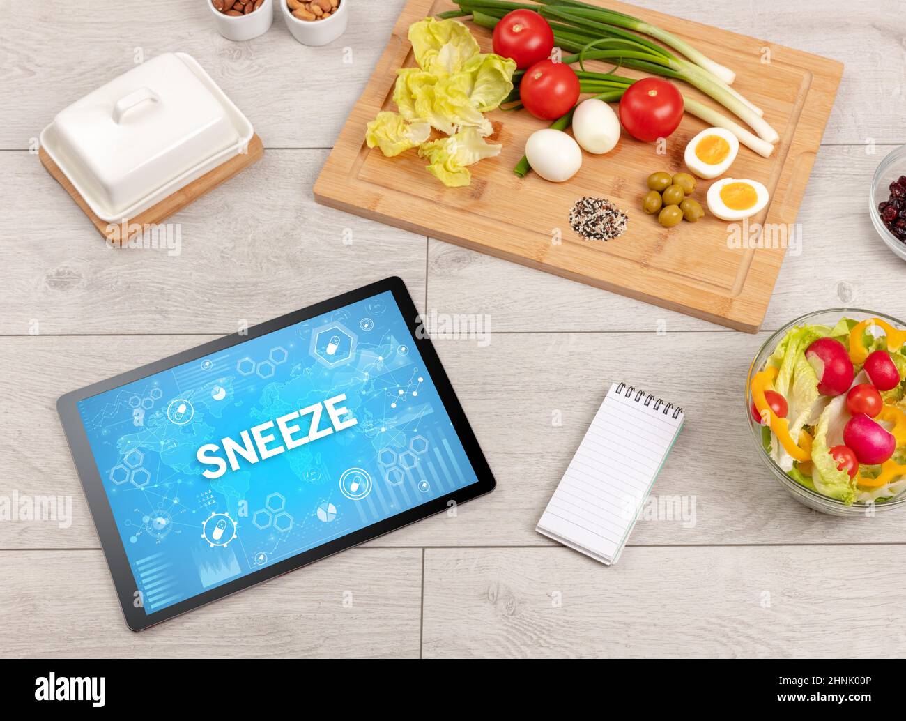 Composizione sana di Tablet PC, sistema immunitario Boost concetto Foto Stock