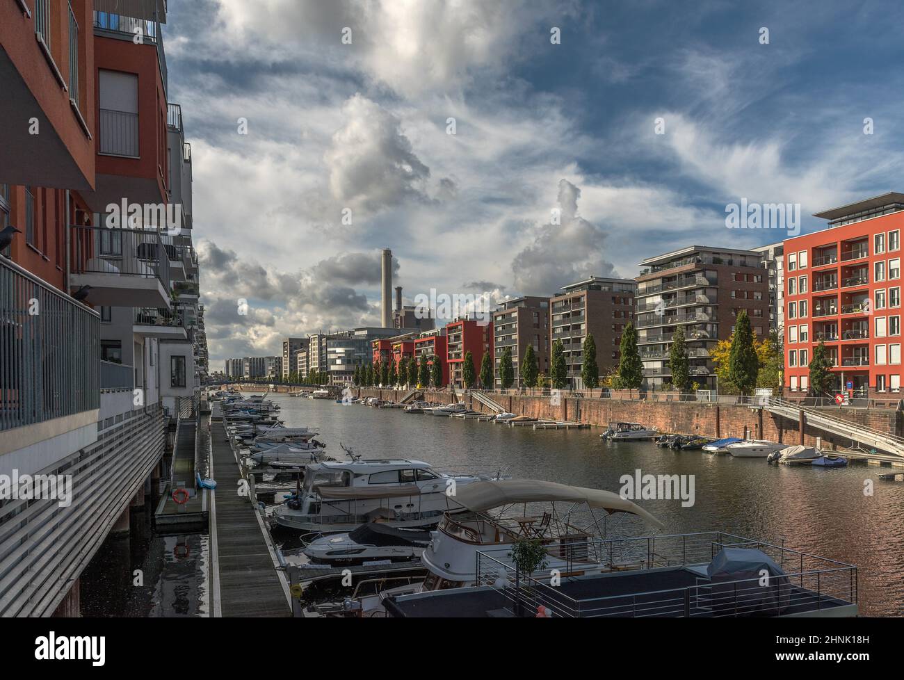 Edifici residenziali e commerciali nella zona di Westhabor, Francoforte, Germania Foto Stock