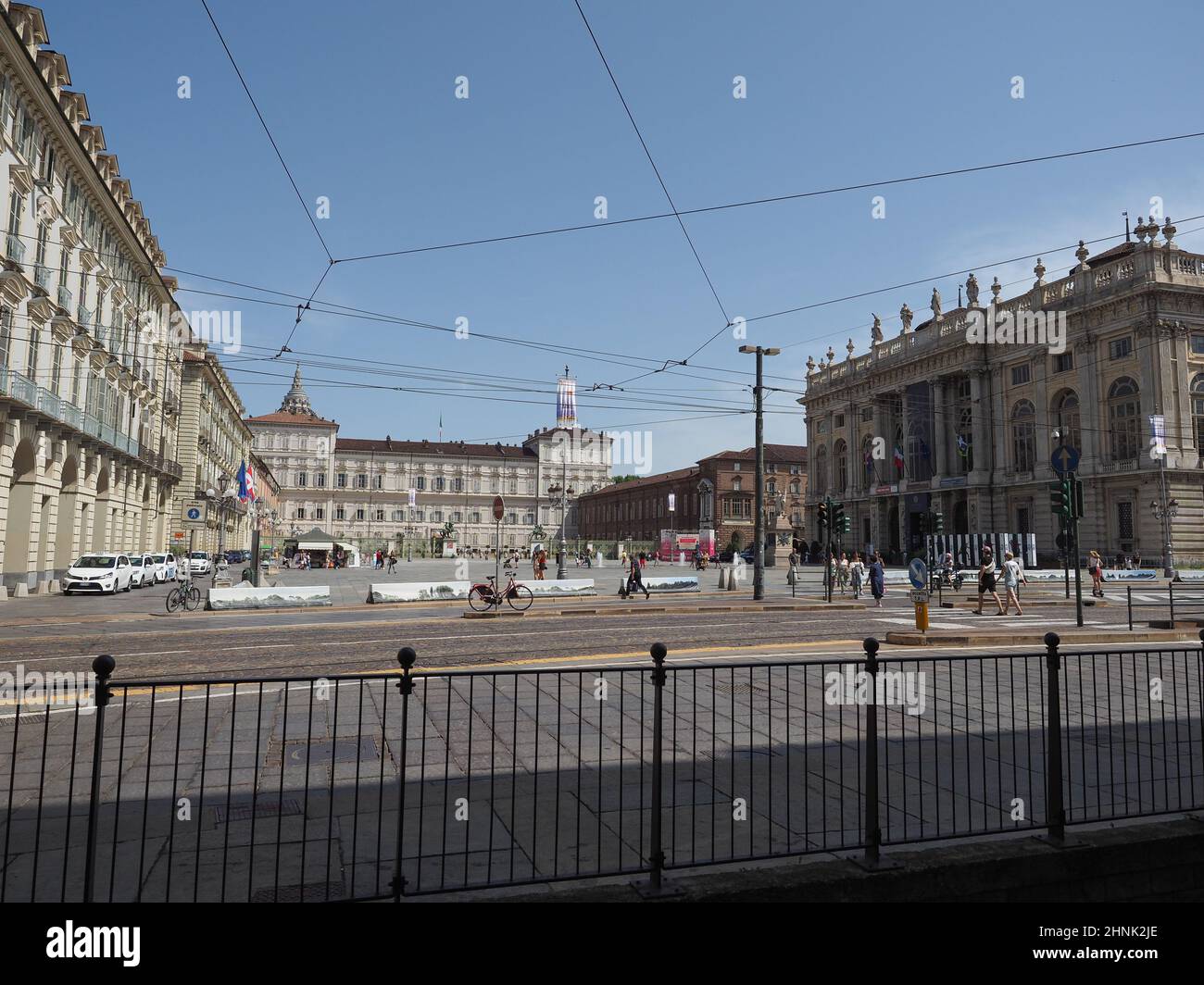 Persone in Piazza Castello a Torino Foto Stock