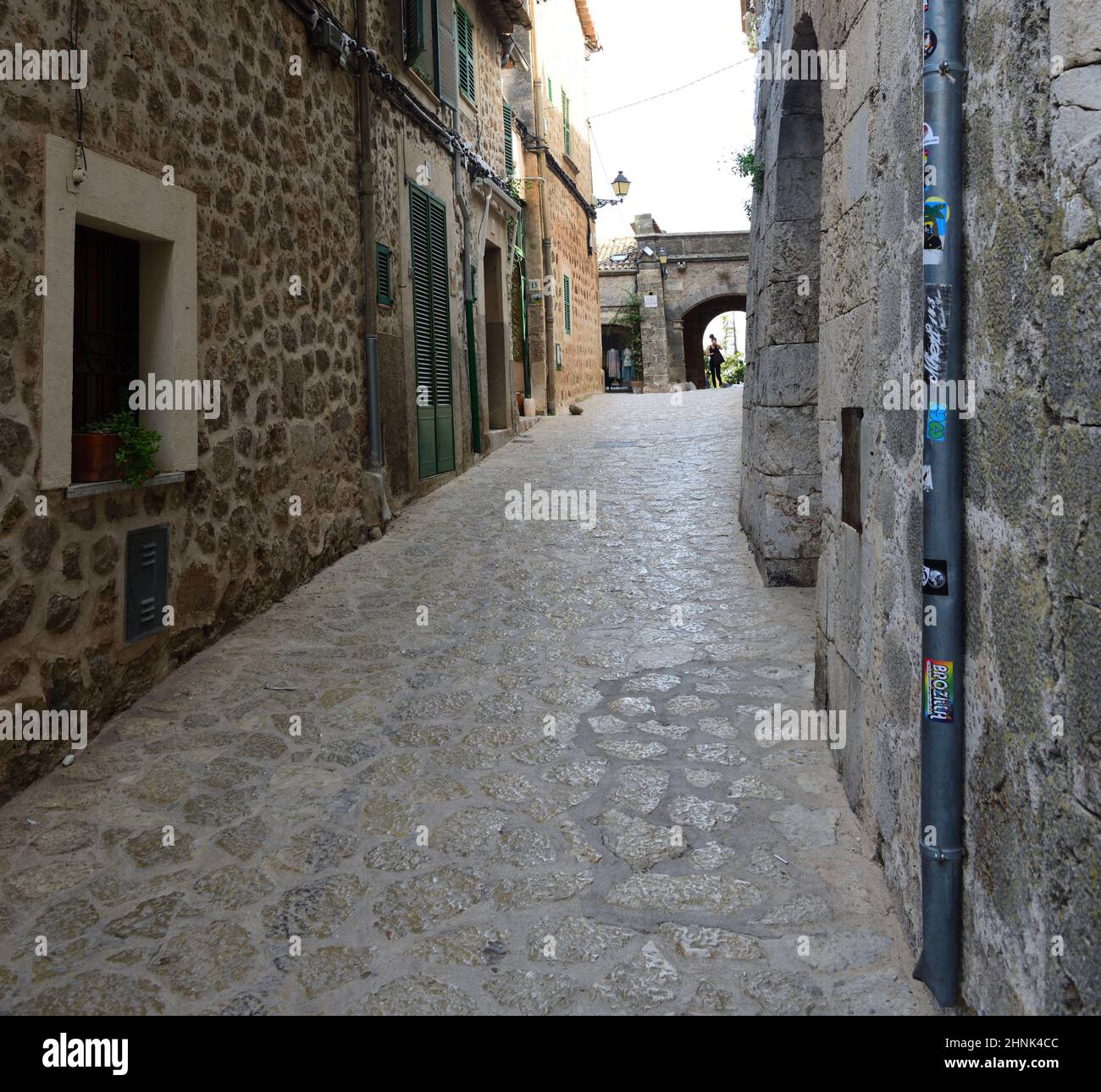 Un vicolo a Valldemossa, Maiorca, Spagna Foto Stock
