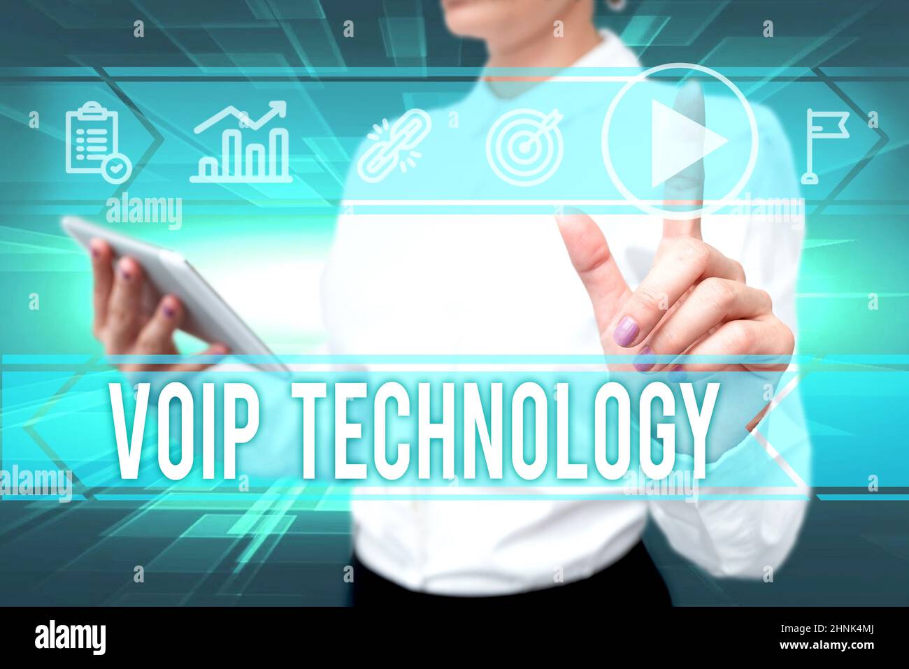 Testo che mostra l'ispirazione tecnologia VoIP, Internet Concept utilizza Internet come mezzo di trasmissione per le chiamate telefoniche Lady in Uniform Standing Hold P Foto Stock
