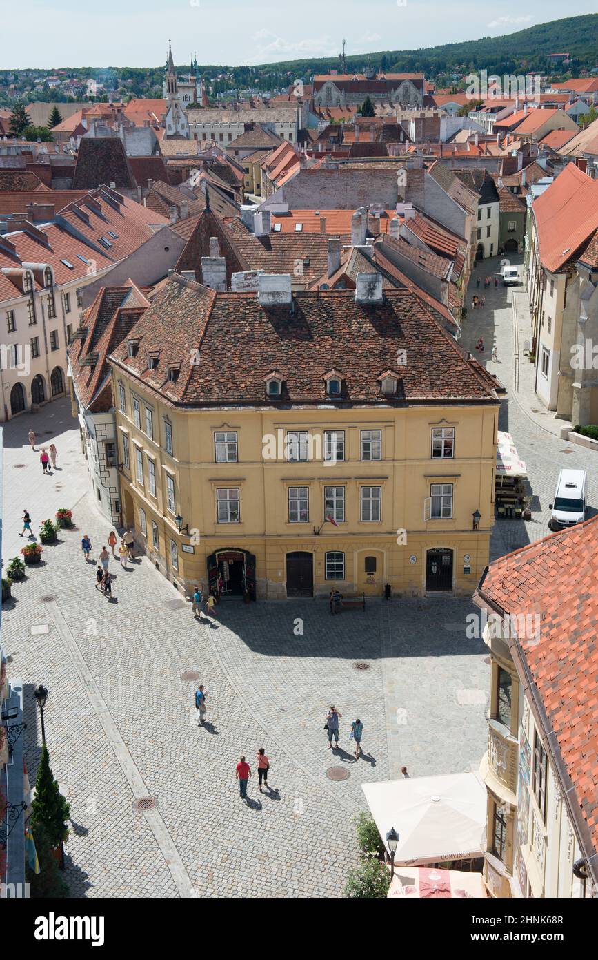 Panoramica la piazza principale di Sopron. Foto Stock