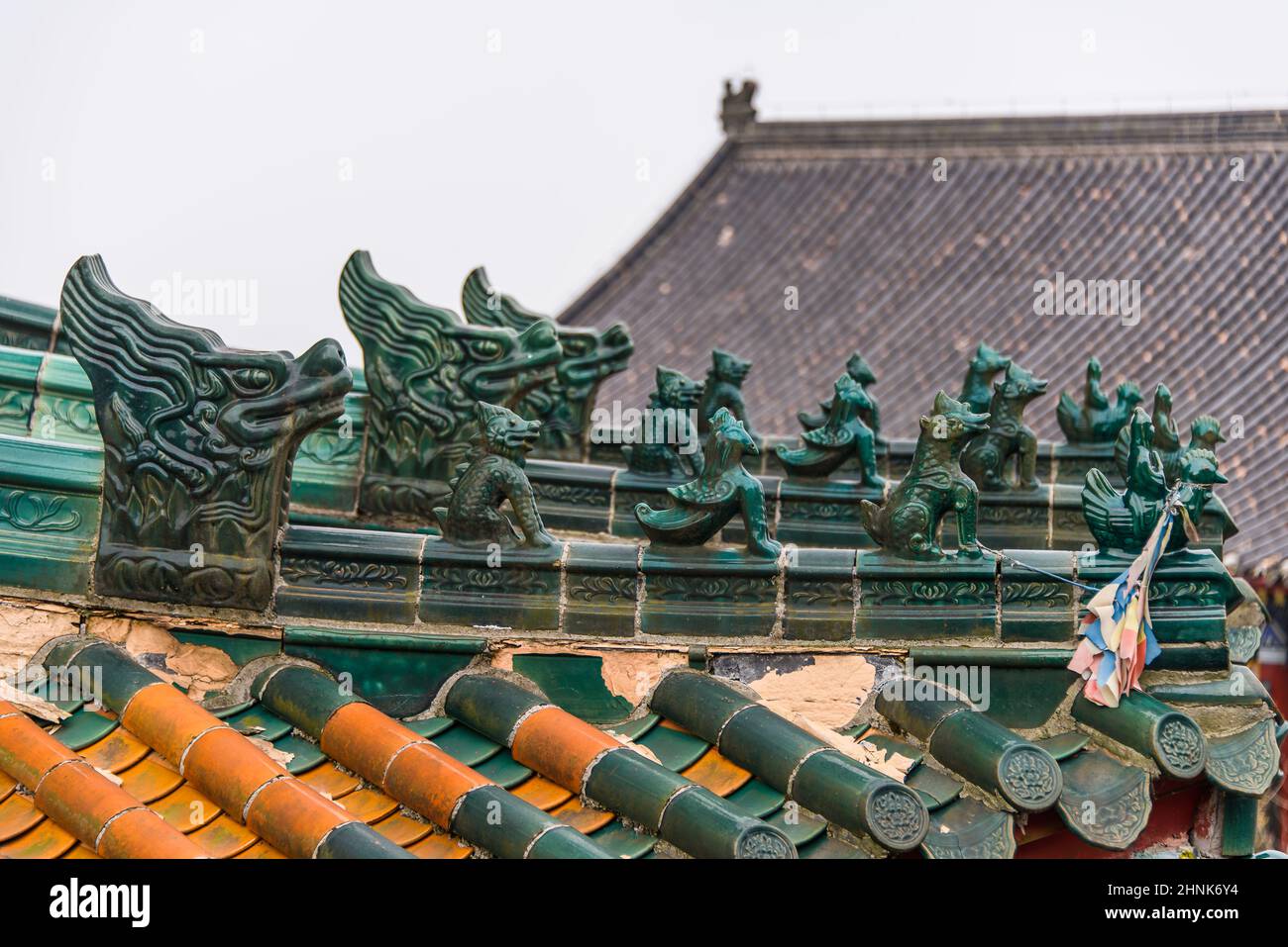 Decorazione su un tetto cinese Foto Stock