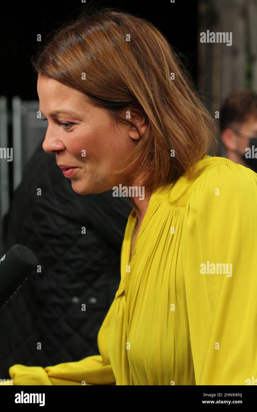 'Alles auf Rot' Jessica Schwarz, Filmfest Hamburg, Cinemaxx Dammtor, 03.10.2021, Amburgo Foto Stock