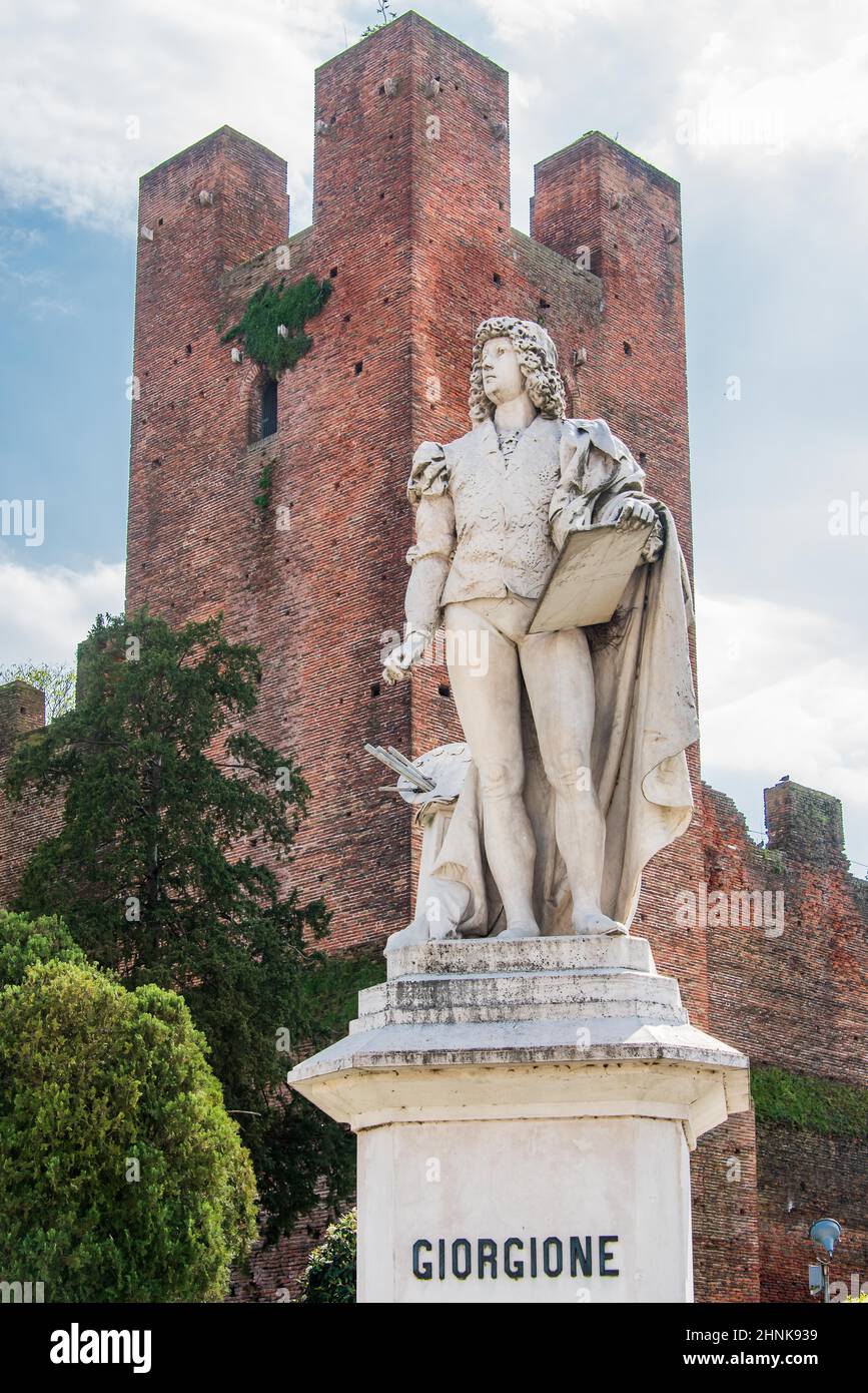 Statua e Torre di Castelfranco Veneto Foto Stock