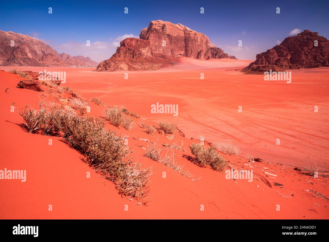 Wadi Rum, Giordania. Il famoso nodo principale Khor al Ajram nel deserto di Wadi Rum conosciuto come Valle della Luna, deserto dell'Arabia. Foto Stock